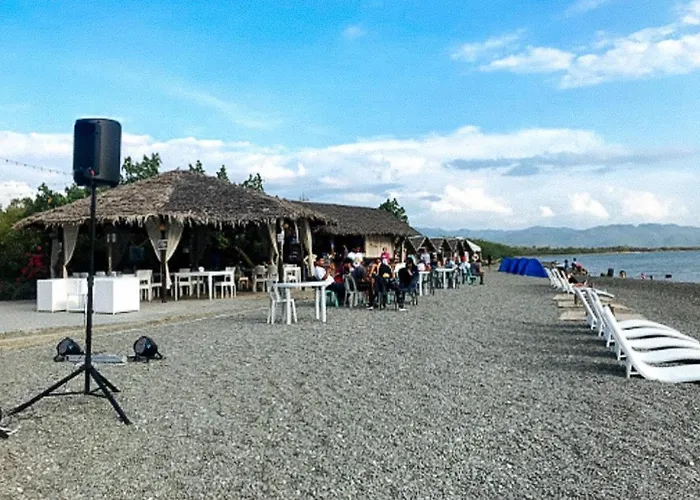 Coco Seaview Beach House *